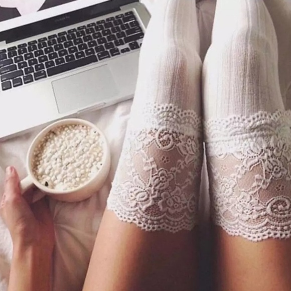 bluewinkz Pants - White Cable Knit Over Knee Stockings
